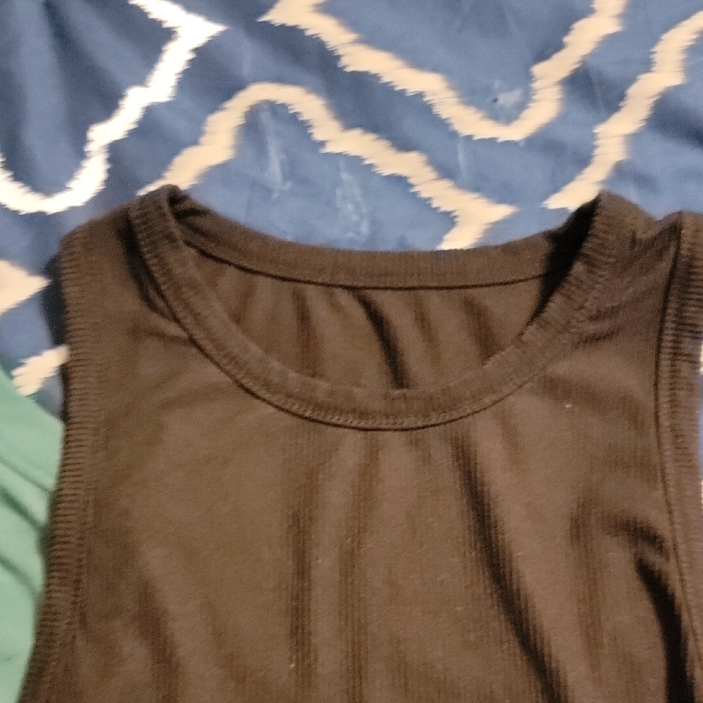 Old Navy Women's Tank Tops - Teal, Forest Green, and Black - Picture 2 of 4